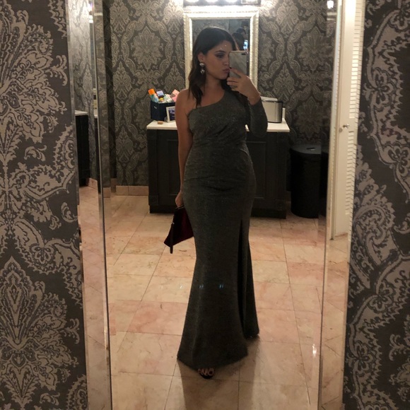 Dress - Picture 3 of 3